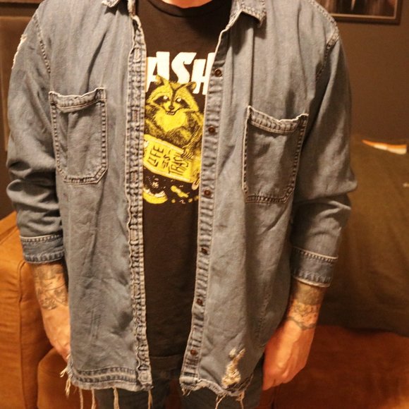 American Eagle Denim Shirt - Picture 2 of 2